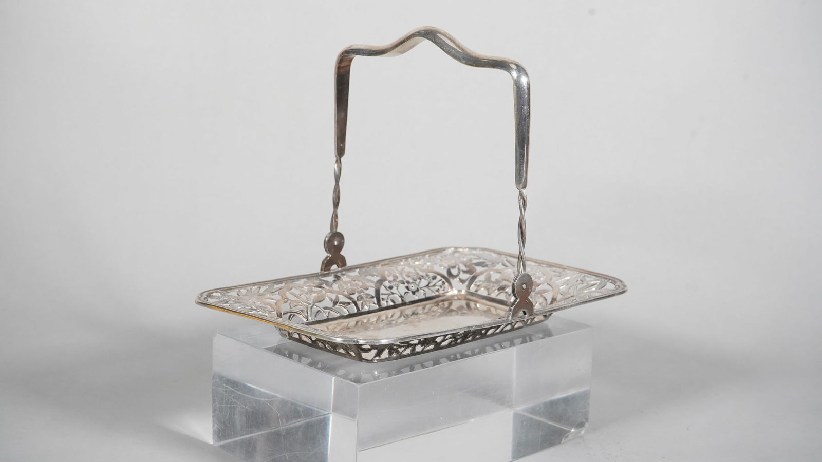 Gorgeous Antique Asian Sterling Silver Handled Basket, Bottom Marked "恒" (1 of 6)