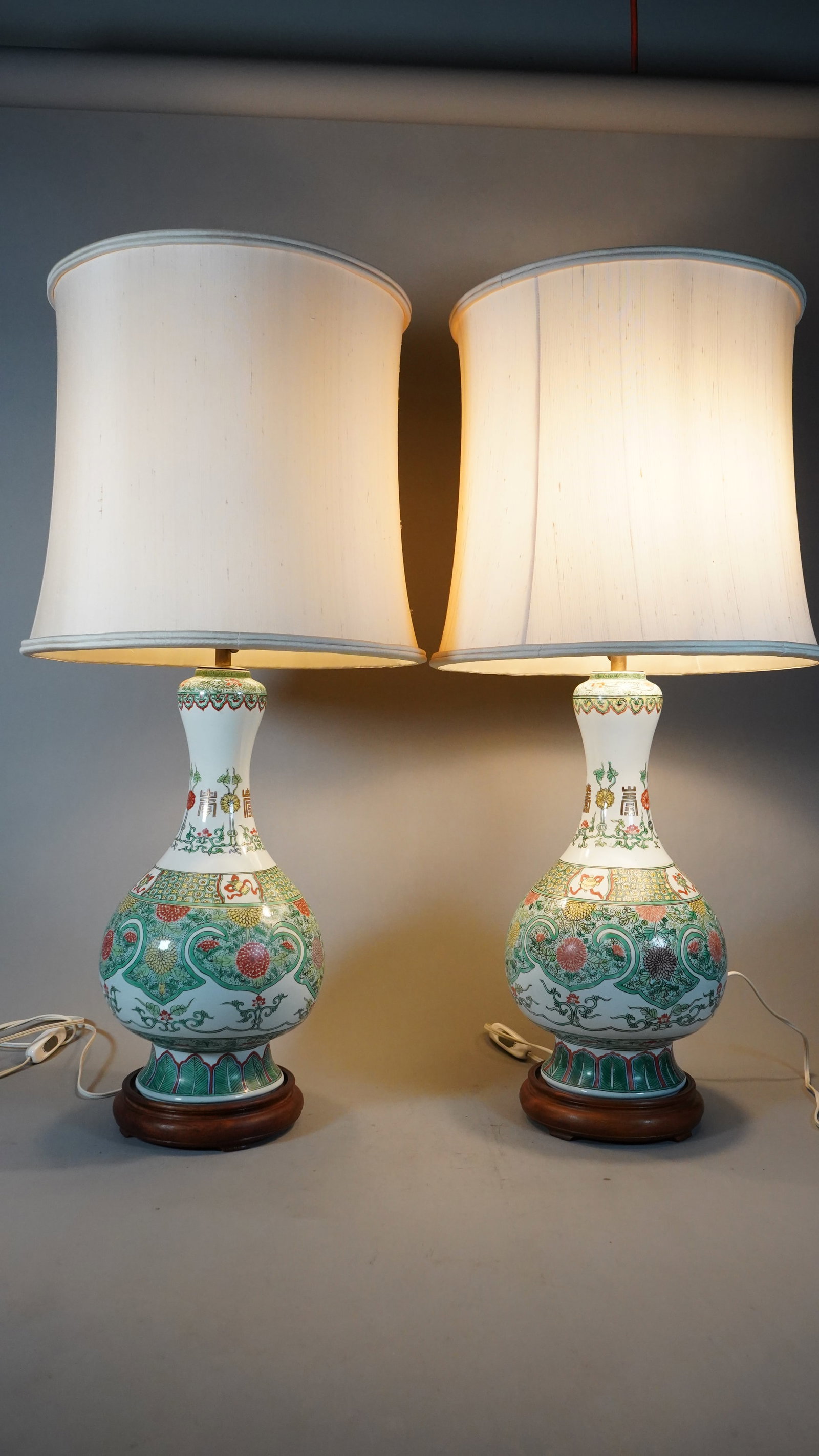 Pair of Oriental Famille Rose Porcelain Vase with Wood Base Lamps (1 of 6)