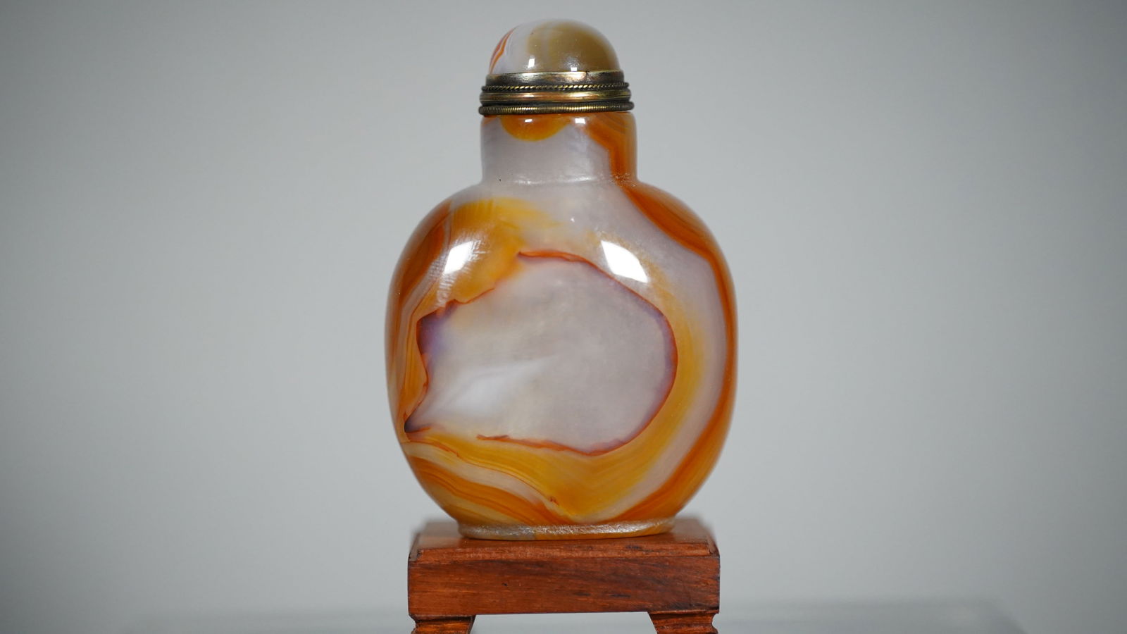 A Vintage Natural Pattern Agate Snuff Bottle (1 of 6)