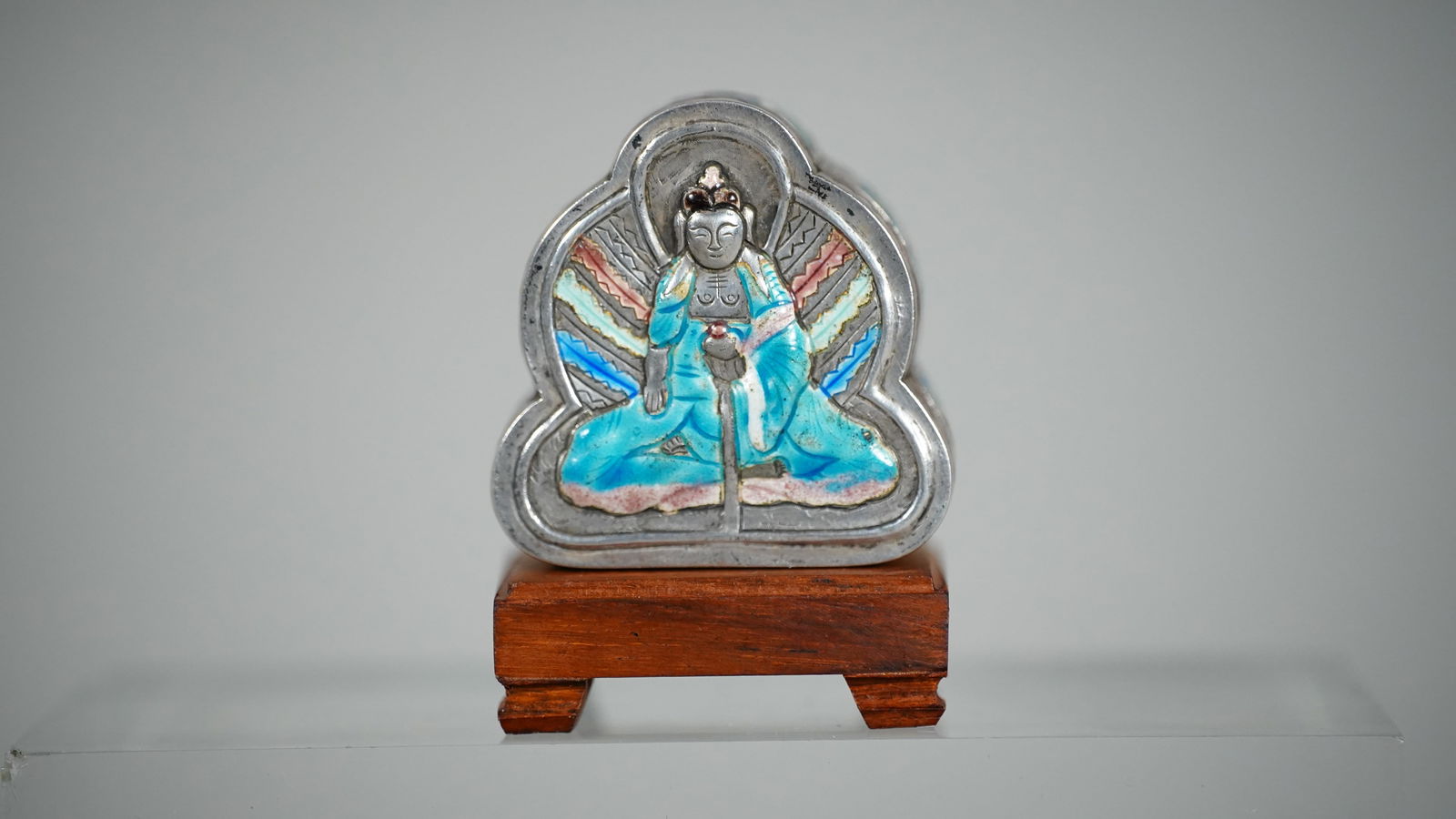 A Rare Old Chinese Silver Enameled Pill Box: A Rare Old Chinese Silver Enameled Pill Box, the lid and body reserved with enamel with figure and flower statue; There are Chinese characters engraved on the bottom of the box: "BEIJING" "ZUWEN" "QUA