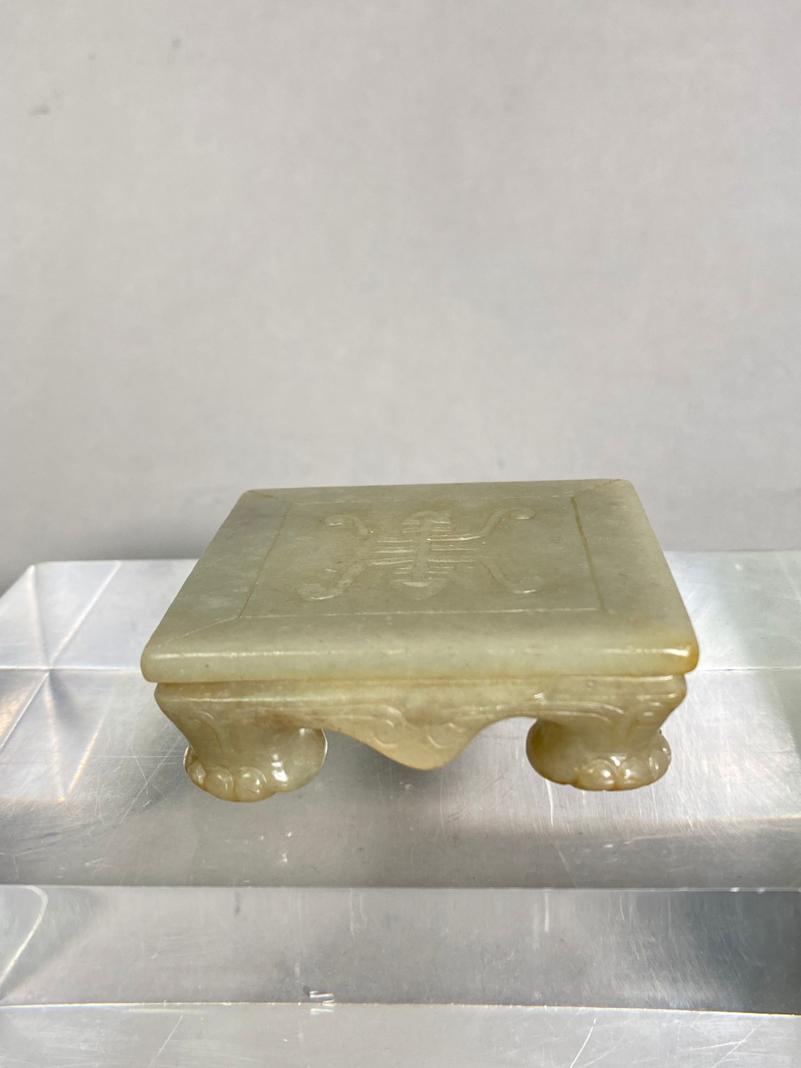 Nicely Old Chinese Footed Hand Carved Jade Mini Table Sculpture Trinket (1 of 6)