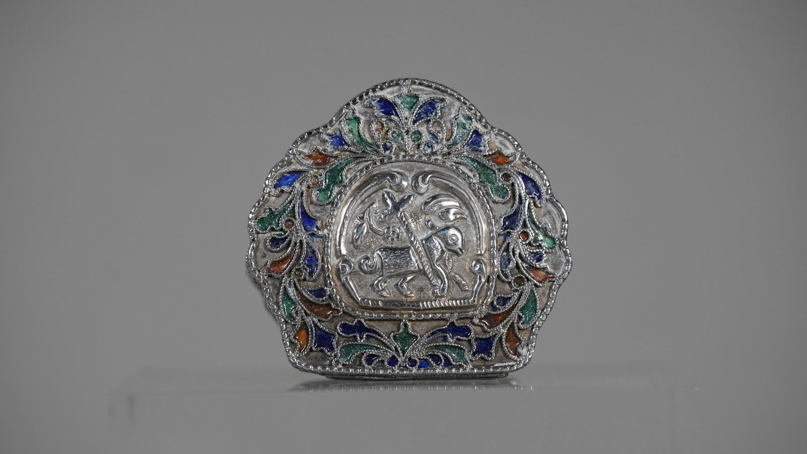 Antique Cloisonne Enameled Silver Snuff/Pill Box: Antique Cloisonne Enameled Silver Snuff/Pill Box. Size 2"3/8 x 2"1/8 x 1"; Total weight 51.4g, (Stand Not Included)