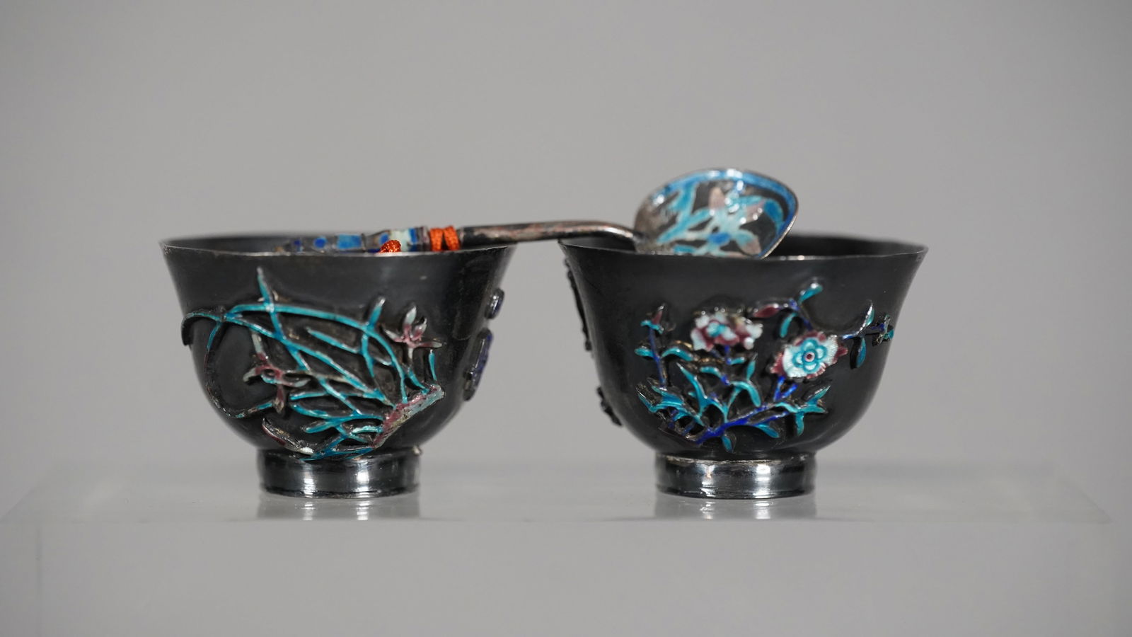 Exquisite Pair Antique Chinese Sterling Silver Enameled Tea/Saka Cups & Mini Spoon (1 of 8)