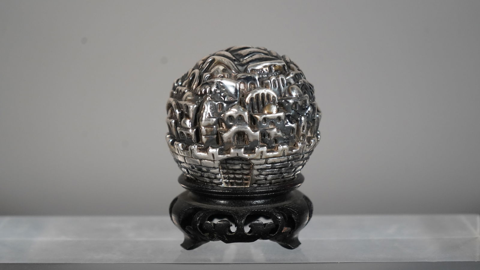 Rare Vintage Jerusalem 3000 Sterling Silver Sculpture, Signed by Sam Phillipe: Rare Vintage Jerusalem 3000 Sterling Silver Sculpture Signed by Sam Phillipe. Measure approx. 2"3/4W x 2"1/2H, Weight 136.9g; Excellent condition, ( Stand Included)