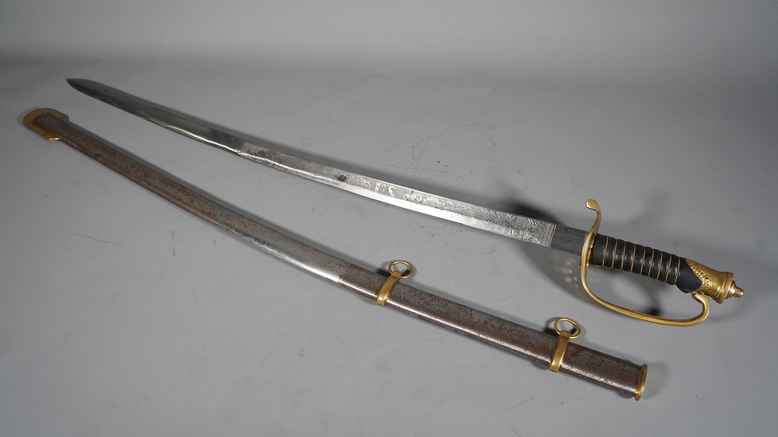 Antique US Military Officer's Sabre with Scabbard (1 of 6)