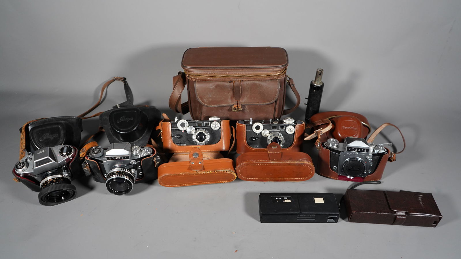 Lot of 6 Vintage Cameras: Germany EXAKTA, American ARGUS & Japan VIVITAR Camera Products (1 of 8)