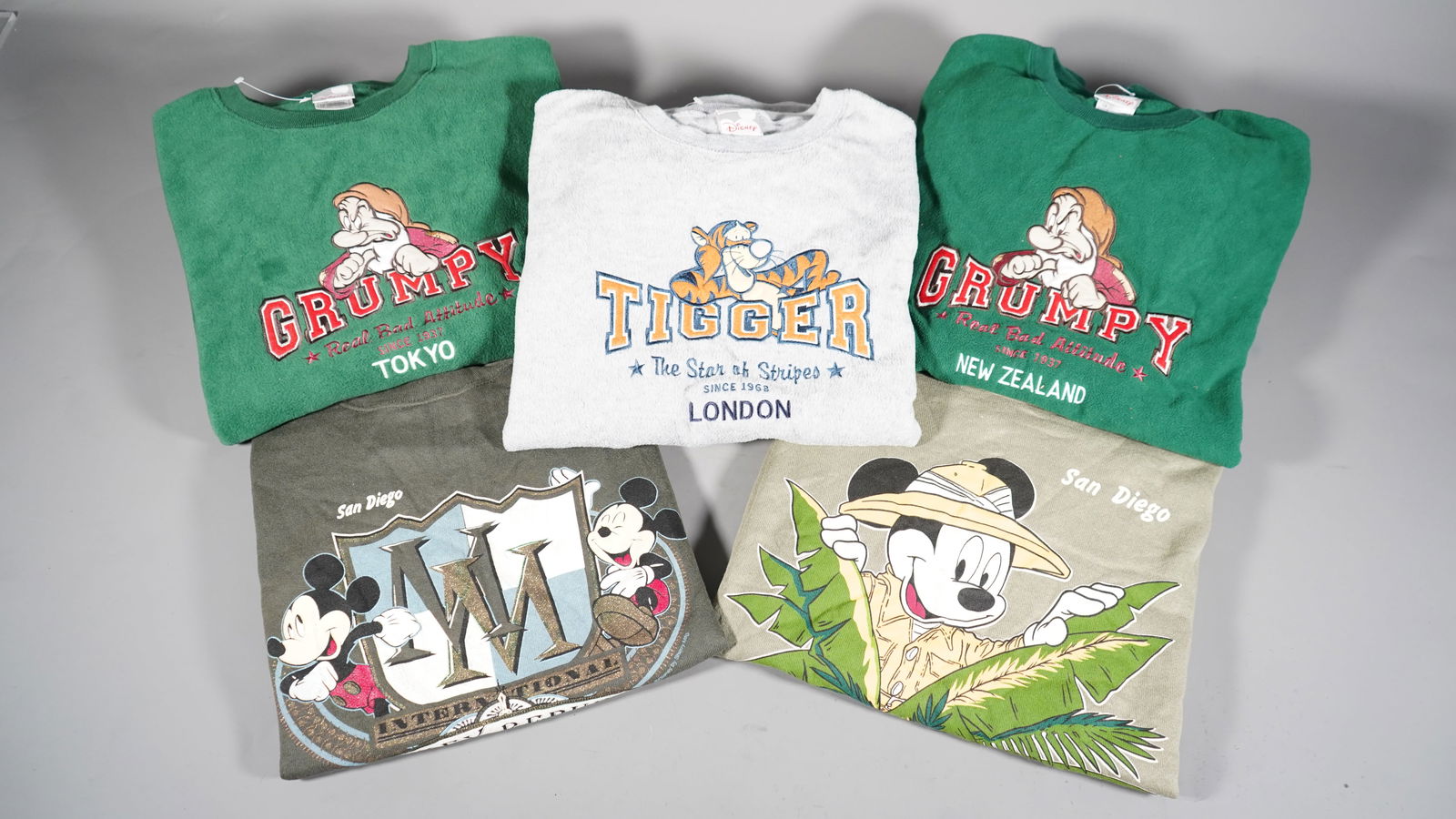 Group of 5 Boutique Cartoon Pattern Sweatshirts (1 of 6)