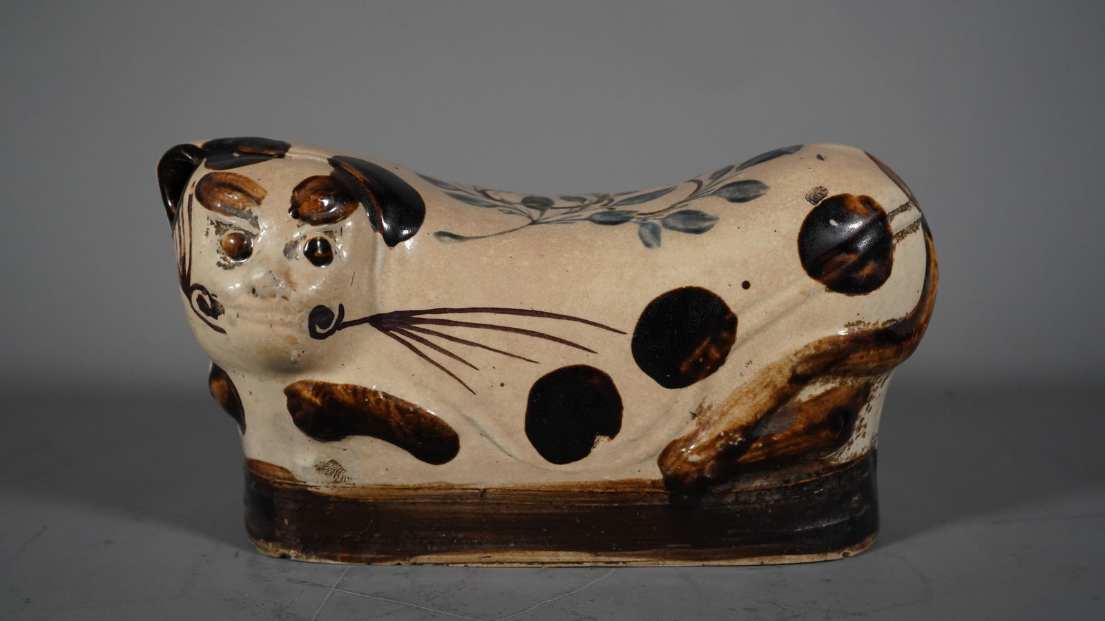 Rare Antique Chinese Cizhou Ceramic/Pottery Cat Pillow with Seal on the Bottom (1 of 6)
