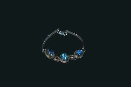 Lovely Vintage Sterling Silver Bracelet with Natural Gemstone Inlay