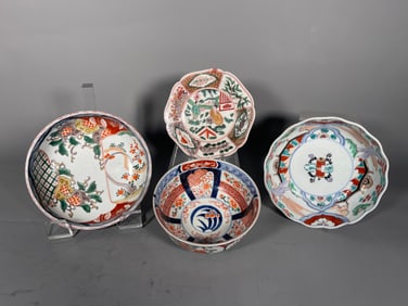 Group of 4 Antique Japanese Imari Porcelain Bowls & Saucer