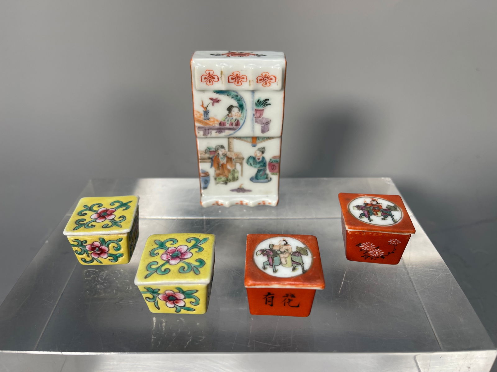 Group of 5 Antique Chinese Famille Rose Porcelain Snuff/Trinket Boxes & Brush Stand (1 of 8)