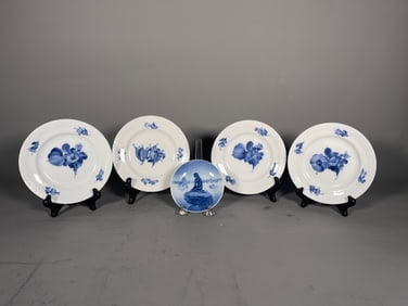 Group of 5 Vintage "Royal Copenhagen" Blue & White Porcelain Plates