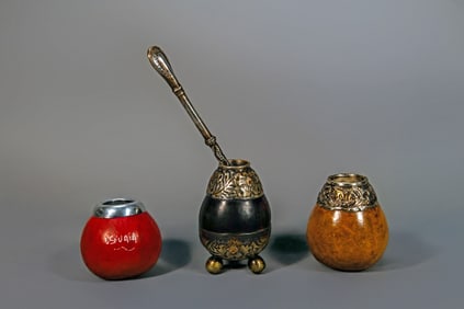 Set of 4 Vintage Industrial Argentina Tea Yerba Mate Gourd Cups & Bombilla Straw