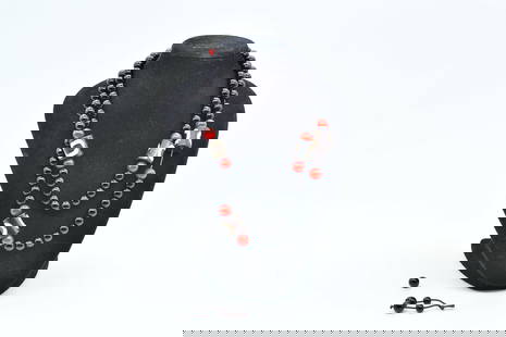 Old Tibetan Style Black & Red Agate Beaded Necklace w/Four Dzi Beads: Old Tibetan Style Black & Red Agate Beaded Necklace w/Four Dzi Beads. Total length 14", Red and black beads 7.8mm, Dzi beads 16mm x 12.2mm; thread broken, need to be redesigned, (Stand Not Included)