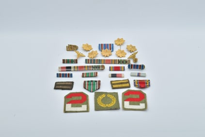 25 Pieces Vintage United States Army Shoulder Sleeve Insignia, Ribbon Bars, Medals, Lapel Pins &