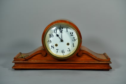Vintage Antique Oak Hardwood Mantel Clock, Manufactured by Waterbury Clock Co., USA