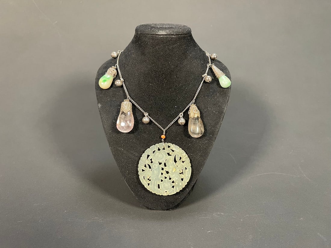 Beautiful Customized Antique Chinese Silver Necklace & Silver Filigree Dress Clip w/Jade & Amethyst: Beautiful Customized Antique Chinese Silver Necklace & Silver Filigree Dress Clip w/Jade & Amethyst. Antique Chinese filigree silver dress clip with jade inlaid, 1"3/4 x 1"1/2, total weight 14g; Antiq