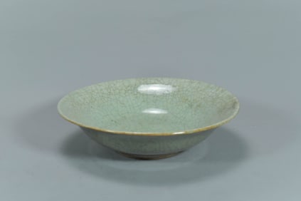 Vintage Chinese Celadon Crackle Glazed Porcelain Bowl w/Wooden Stand