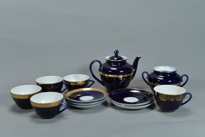 Group of 12 Vintage Russia Cobalt Blue & Gold Porcelain Teacups, Saucers, Teapot & Sugar Bowl