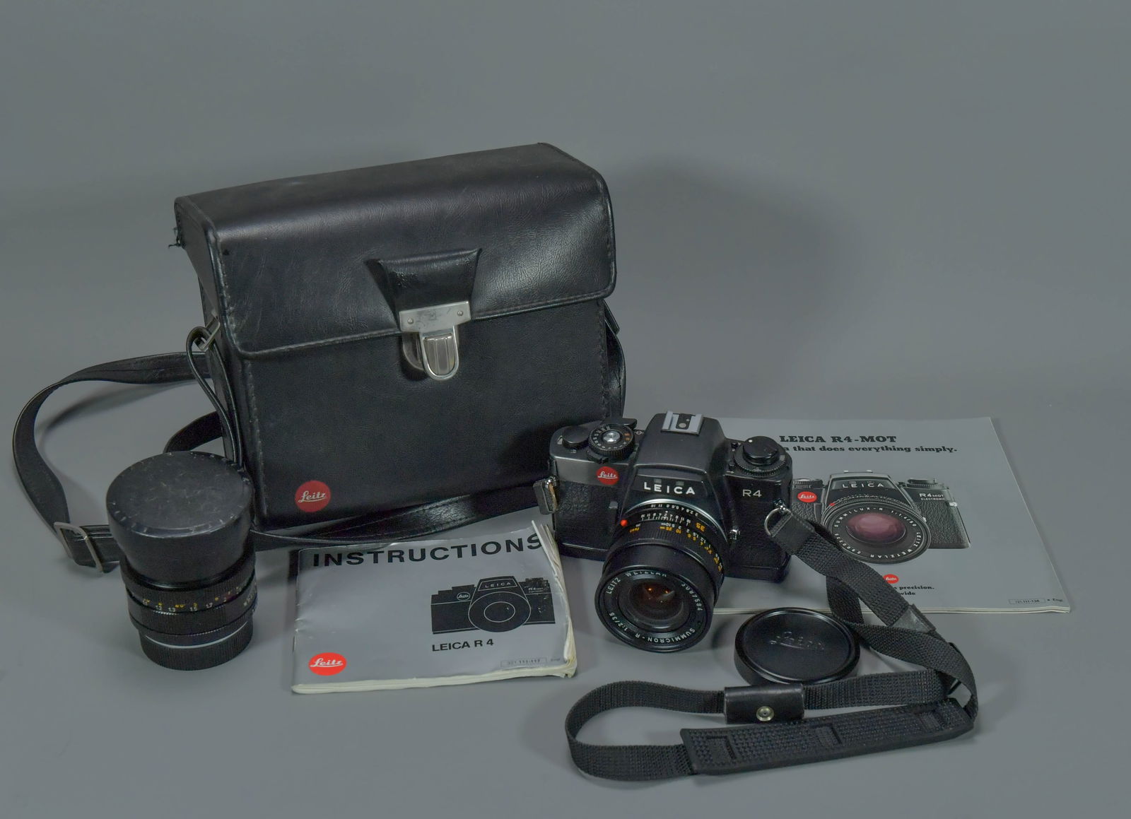 Vintage LEICA R4 MOT Camera Body 1560683 w/Two Lens, Camera Bag & Catalog Manual (1 of 8)