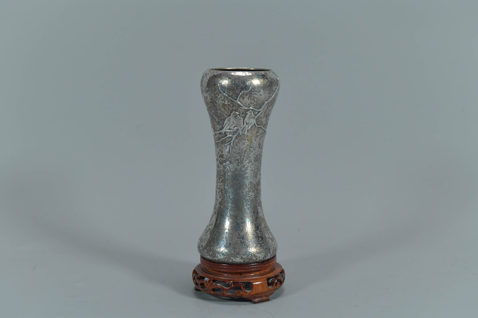Elegant Vintage Heintz Art Metal Shop "Sterling on Bronze" Vase Pat. Aug.27.12, #3744: Elegant Vintage Heintz Art Metal Shop "Sterling on Bronze" Vase Pat. Aug.27.12, #3744. 6"1/2H x 2"3/4W; Excellent condition, (Stand Not Included)