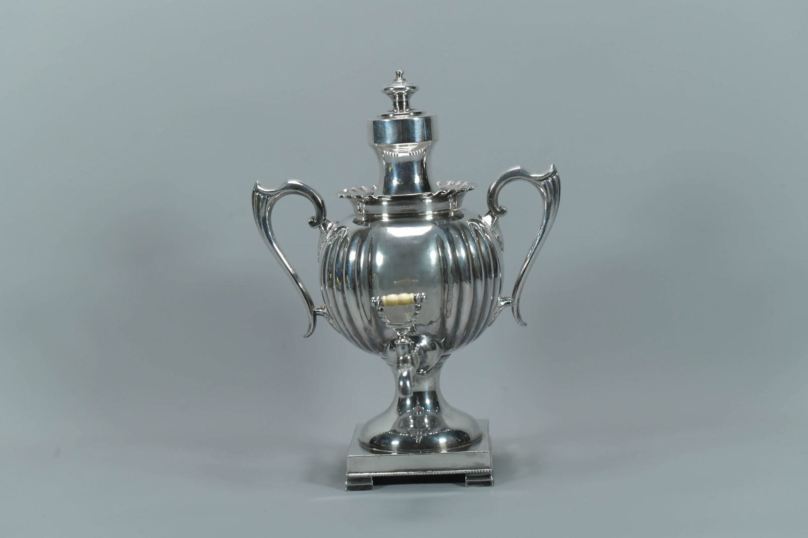 Vintage Old English Sheffield Silver-Plated Samovar/Tea or Coffee Urn Bramwell & Co. (1 of 9)