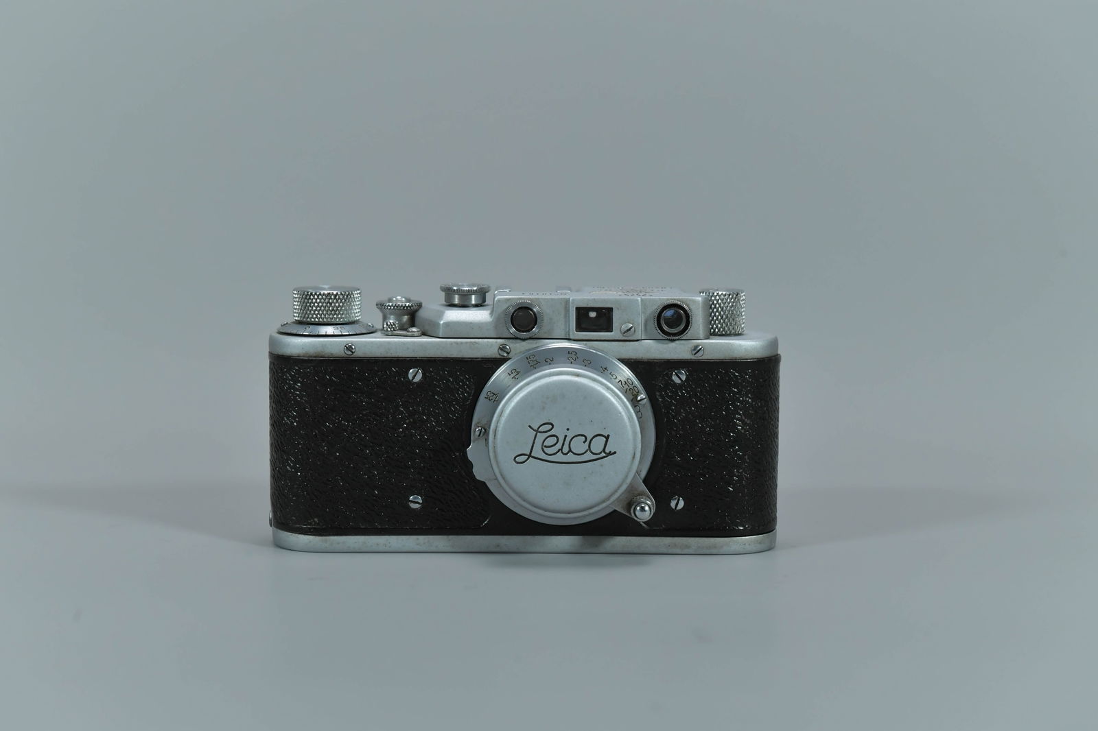 Vintage Camera Shows Mark "1936 Olympia Berlin" No. 10164 w/Leiez Elmar Lens & Cover (1 of 8)