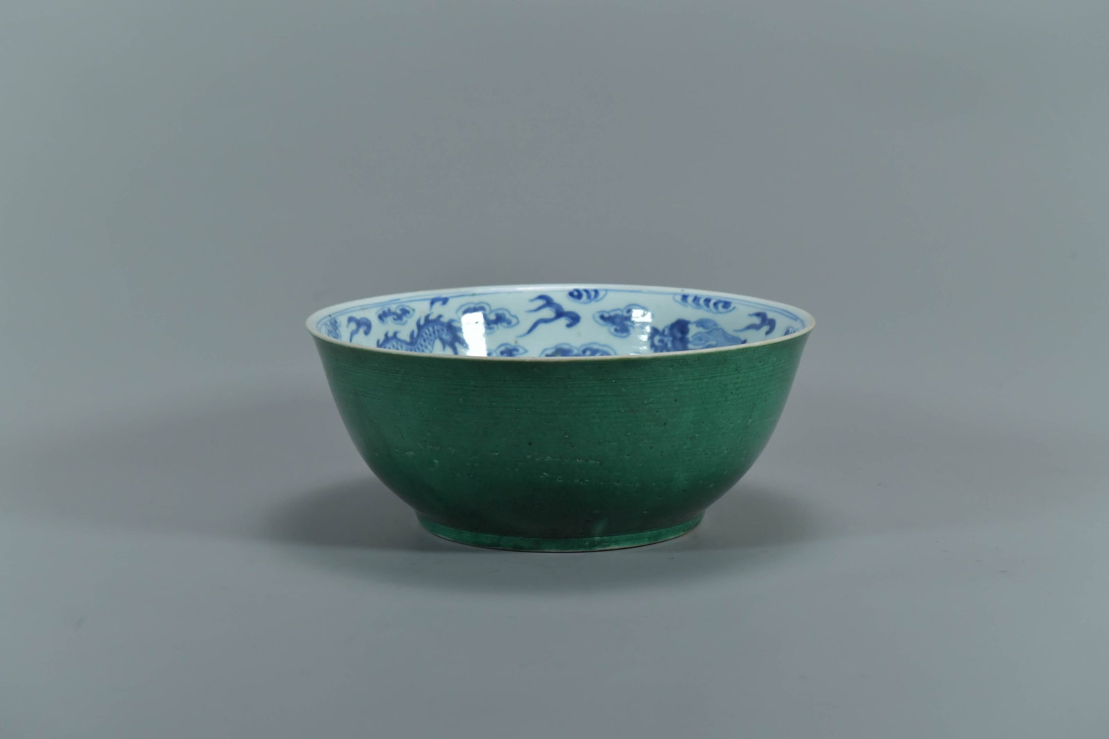 Antique Chinese Porcelain Bowl w/Blue & White Dragon Motif "成化年制": Antique Chinese Porcelain Bowl w/Blue & White Dragon Motif on the Interior & Green Exterior Glaze "成化年制". Size 11"1/2W x 4"3/4H; Good overall condition, (Stand Not Included