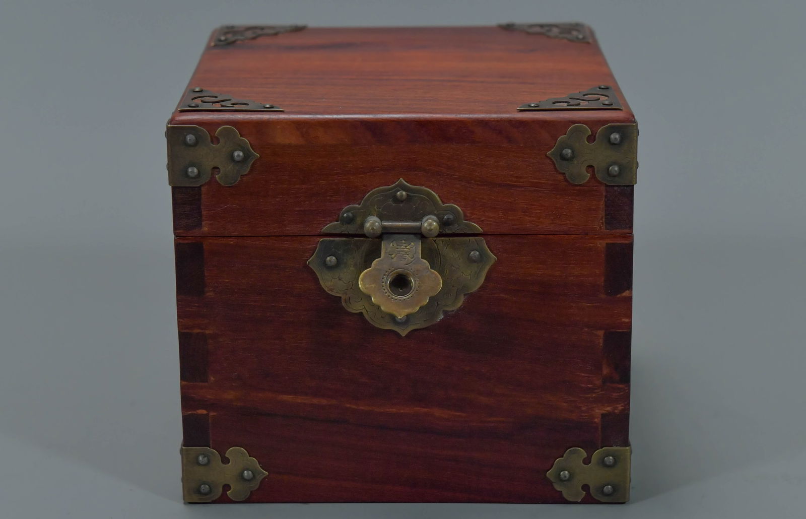 Fine Vintage Chinese Brass Mounted Rosewood & Felt Lined Jewelry Box w/Lock (1 of 9)