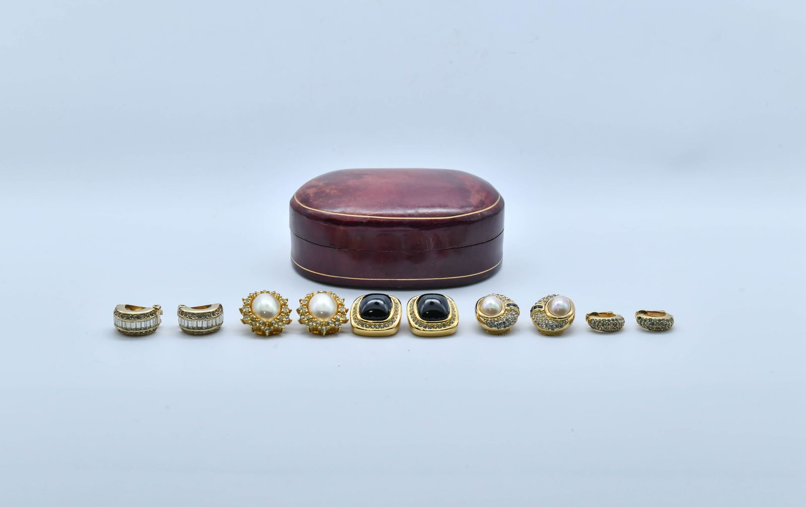 Lot of 5 Pair of Vintage Christian Dior Signed Gold-Tone Deco Clip-On Earring: Lot of 5 Pair of Vintage Christian Dior Signed Gold-Tone Deco Clip-On Earring. Stunning and good condition