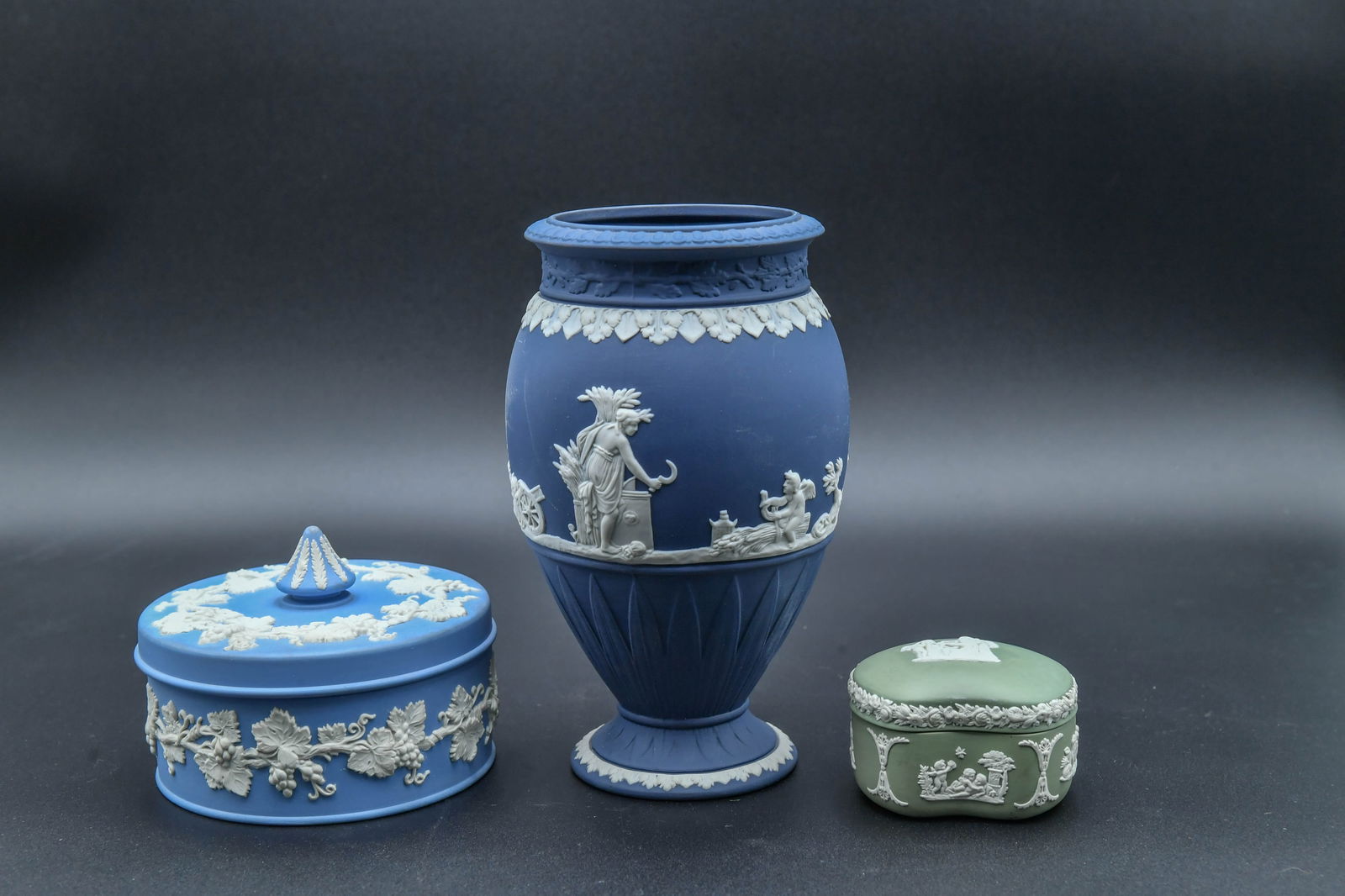 Lot of 3 Vintage Wedgwood Jasperware Vase & Lidded Trinket Boxes (1 of 7)