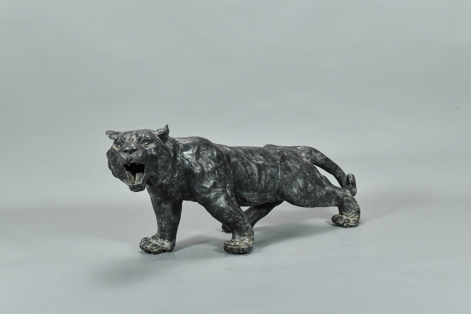 A Vintage Asian Metal Tiger Sculpture Art Deco (1 of 7)