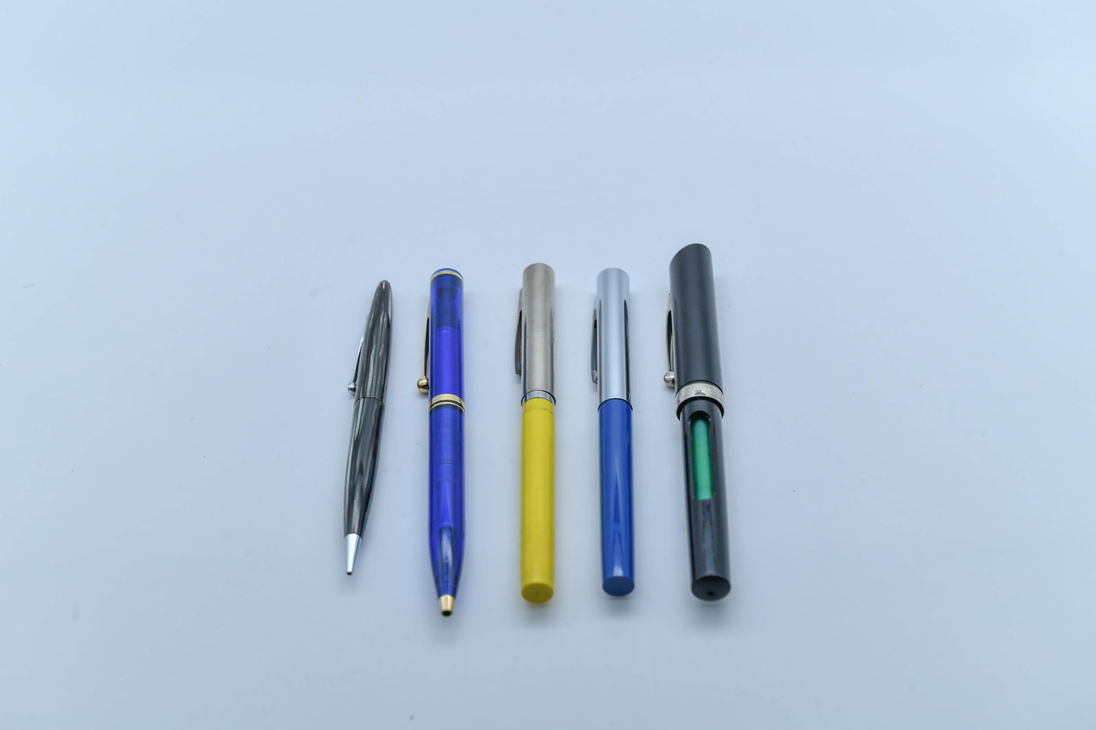 Lot of 5 Vintage SHEAFFER Fountain Pens & Ballpoint Pen (1 of 6)