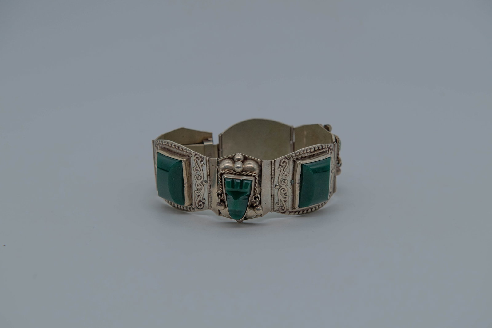 Vintage Mexican Sterling Silver Bracelet w/Green Onyx Stones: Vintage Mexican Sterling Silver Bracelet w/Green Onyx Stones. Measures 7"1/2L x 1"1/4W; Total weight 53.6g; In good condition