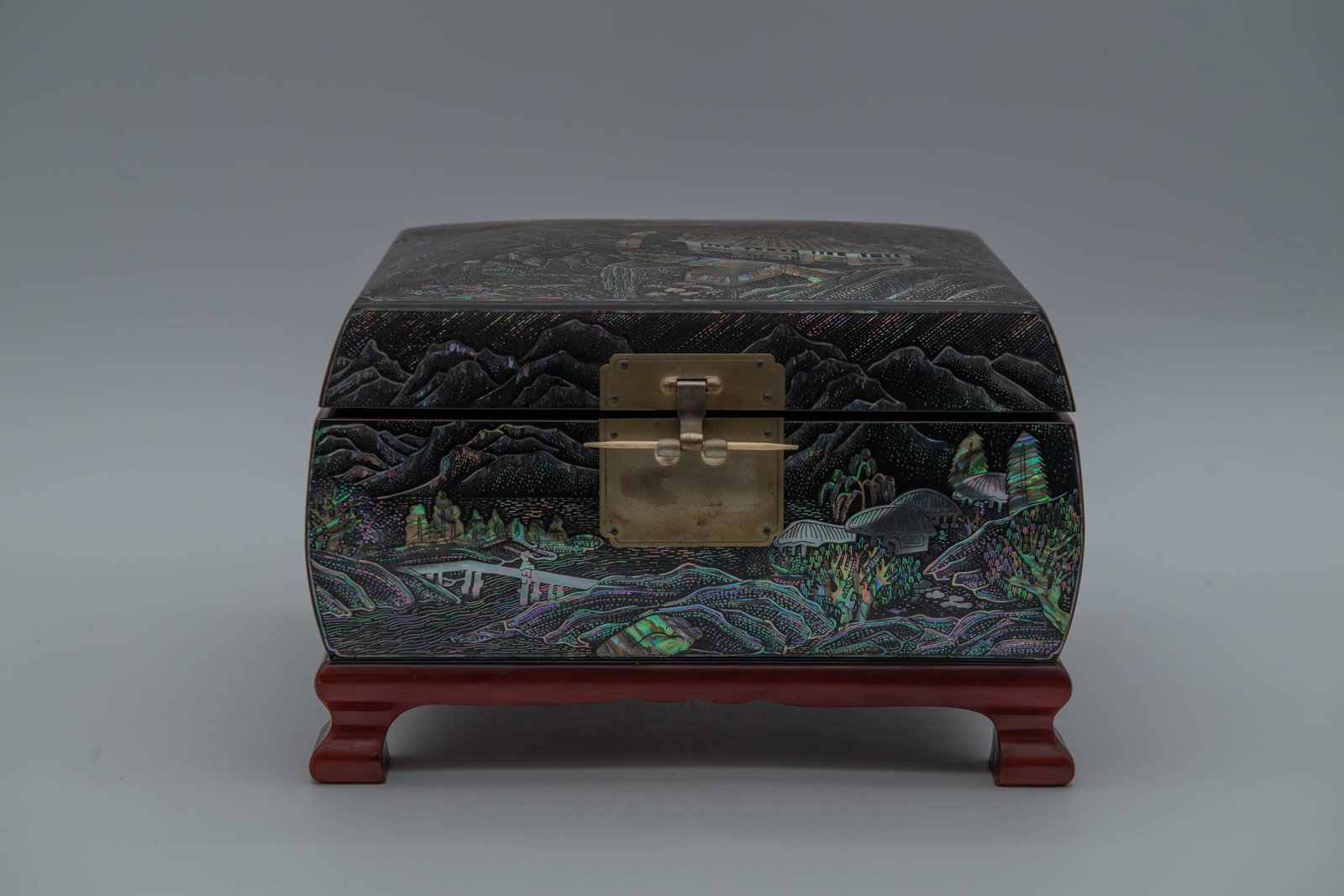 Vintage Lacquered Wood Jewelry Box w/Mother-of-Pearl Inlaid, Made in Korea: Vintage Lacquered Wood Jewelry Box w/Mother-of-Pearl Inlaid, Made in Korea. Measures 9"1/4L x 7"W x 6"H; In good condition