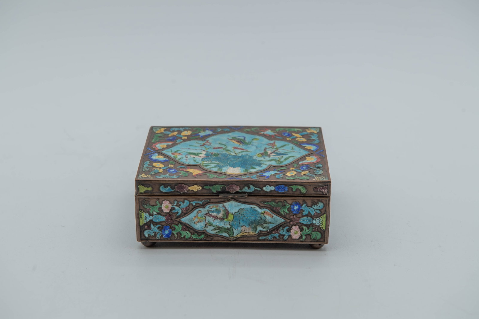 Vintage Chinese Cloisonne Enamel Brass Trinket Box w/"CHINA" Mark: Vintage Chinese Cloisonne Enamel Brass Trinket Box or Cigarettes Box w/"CHINA" Mark. Measures 5"L x 3"1/2W x 2"H; In good condition
