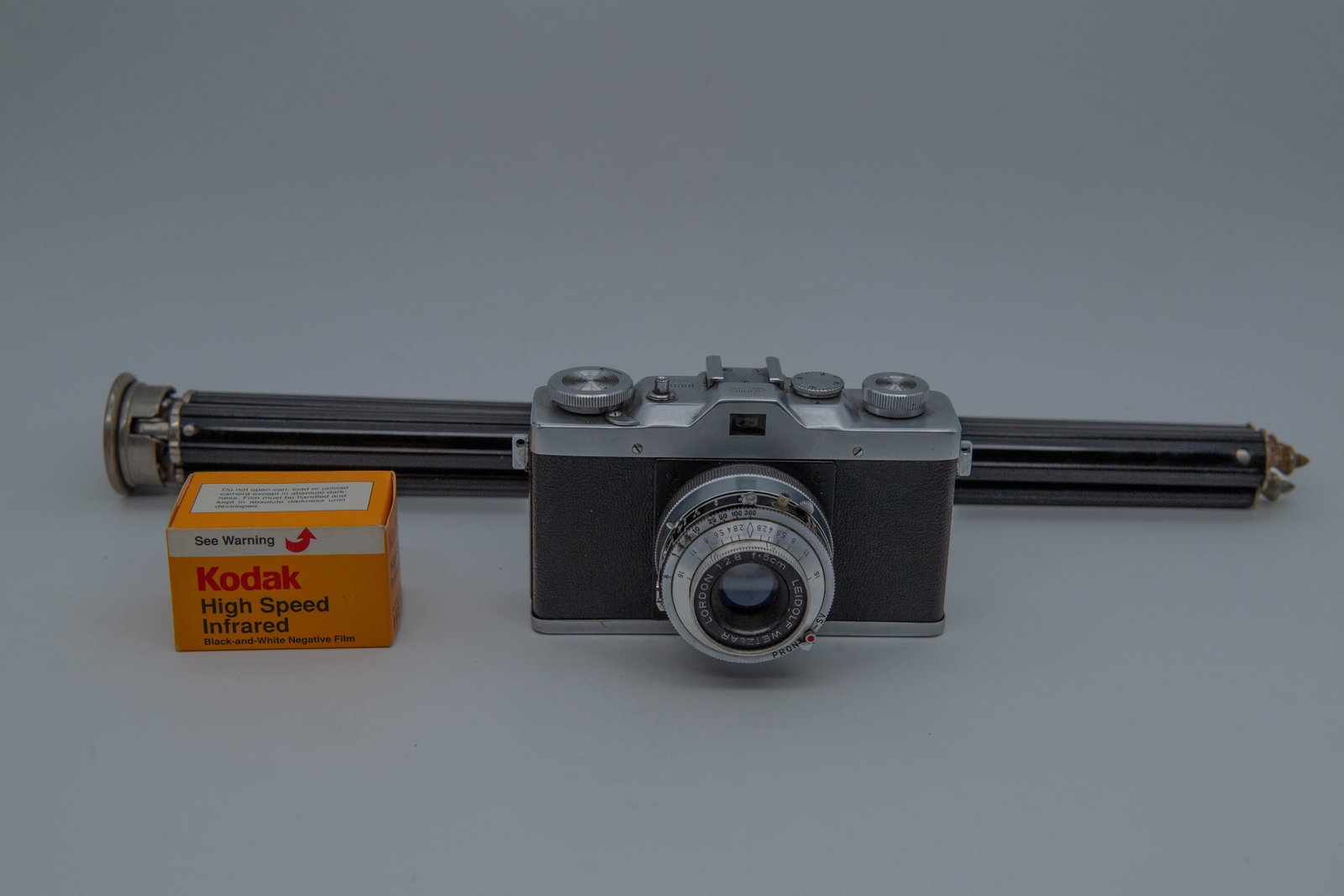 Vintage Germany "Leidolf Wetzlar Lordox" 24x36 Camera w/Unopened Kodak High Speed Film & Tripod (1 of 6)