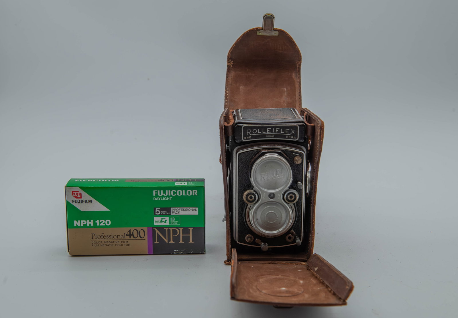 Vintage Rolleiflex Twin Lens Camera by Franke & Heidecke w/Leather Case & Unopened Fuji Color Film (1 of 6)