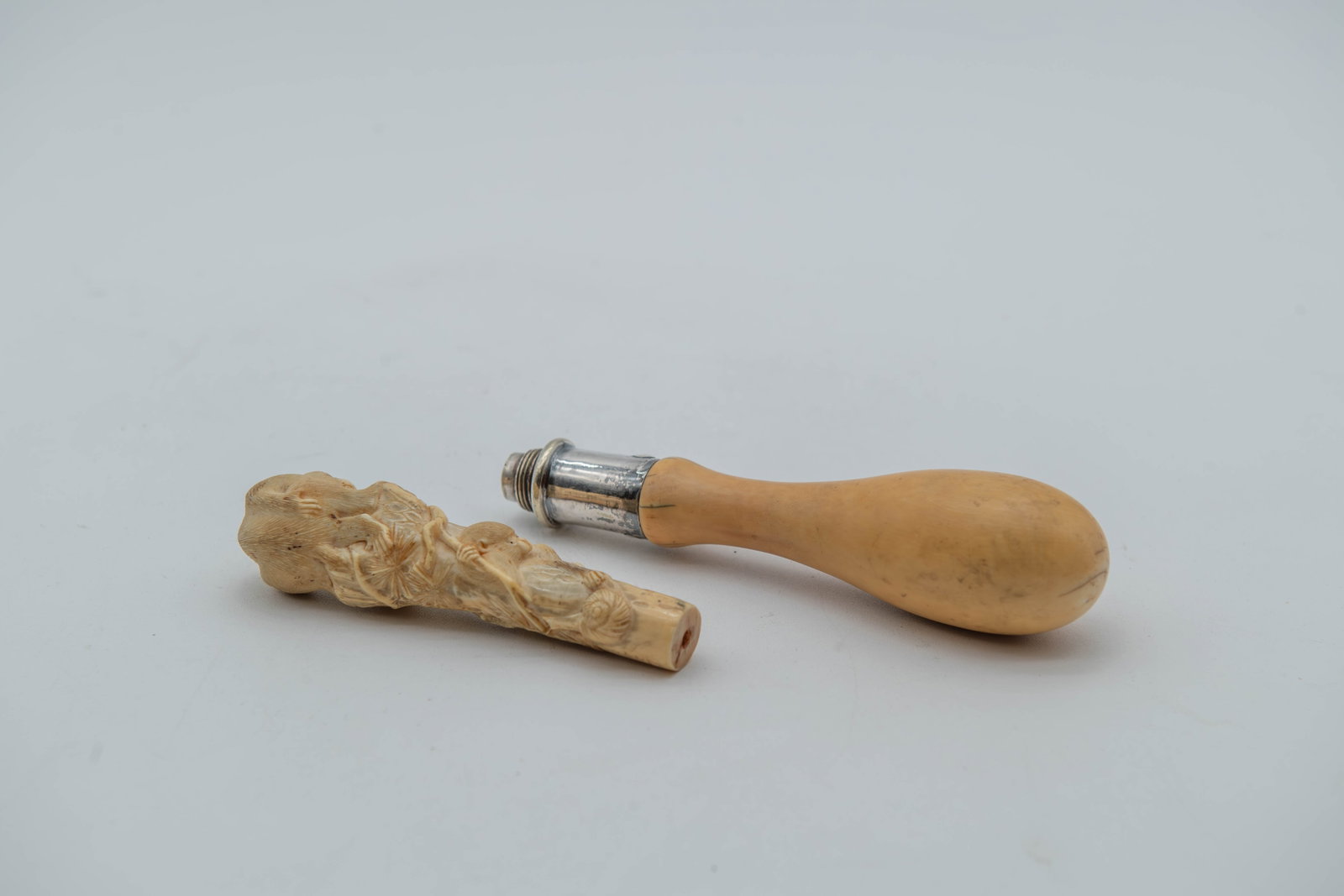 Lot of 2 Vintage Bone Carved Utility Handles (1 of 6)