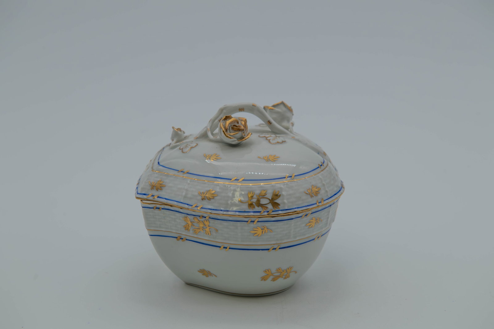 Herend Hungary Hand-Painted Batthyany Blue (BAT) Porcelain Tureen & Lid (1 of 11)