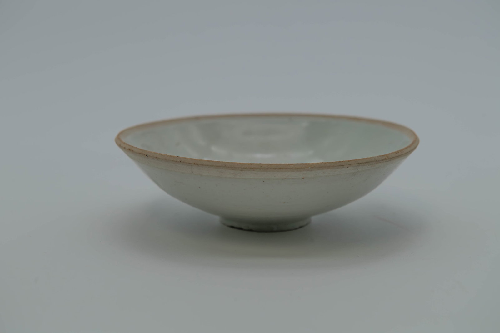 A Qingbai Bowl with Finely Crackled Glaze, Song-Yuan Style Dynasty (6" Dia) (1 of 6)