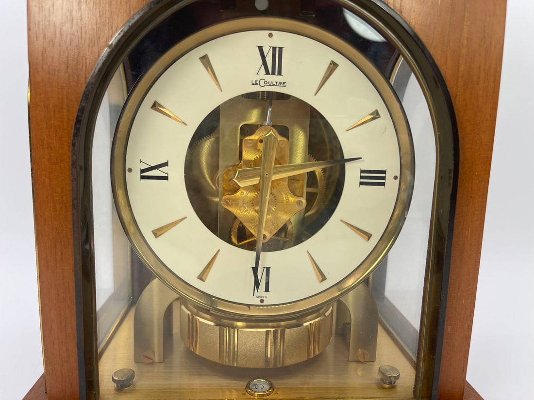 Serviced Vintage Jaeger-LeCoultre Atmos clock 15 Jewels, Mounted in Wooden Case, Made in Switerland - 2