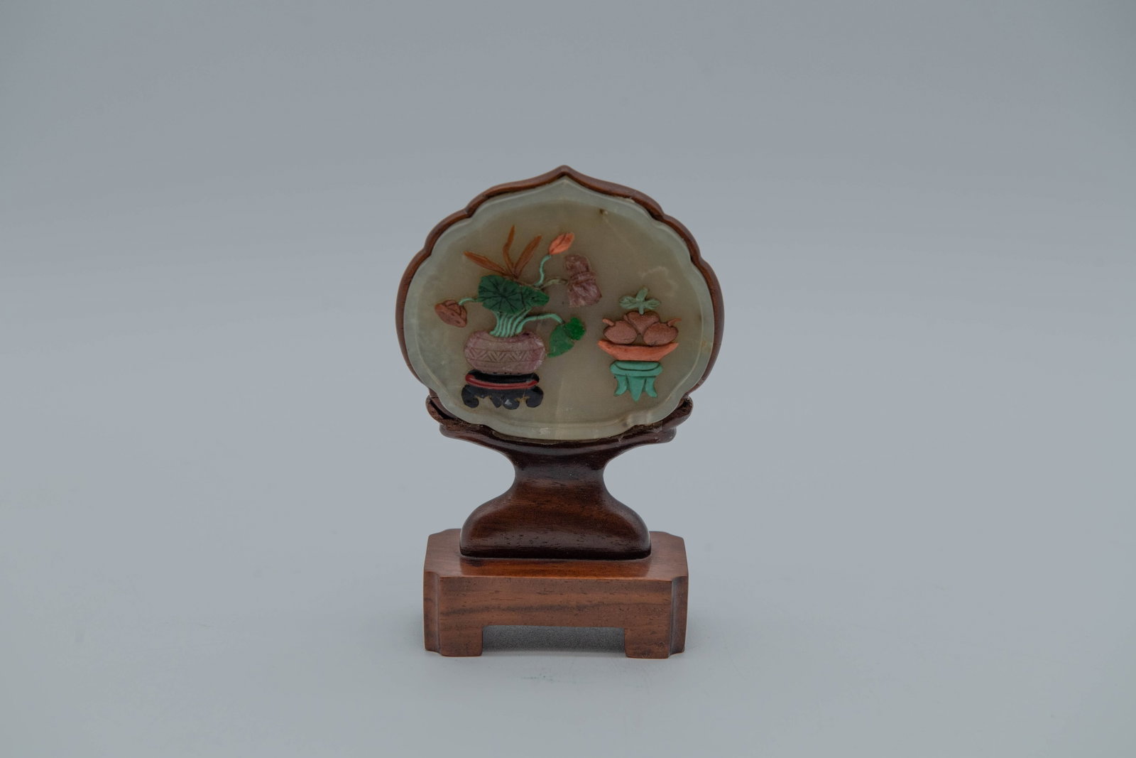 Vintage Chinese White Jade Carved Decorative Plaque/Table Screen w/Multi-Colored Stones Inlaid: Vintage Chinese White Jade Carved Decorative Plaque/Table Screen w/Multi-Colored Stone Inlaid, Wooden Base. Measures 5"H x 2"3/4W x 1"1/2D; Overall in good condition