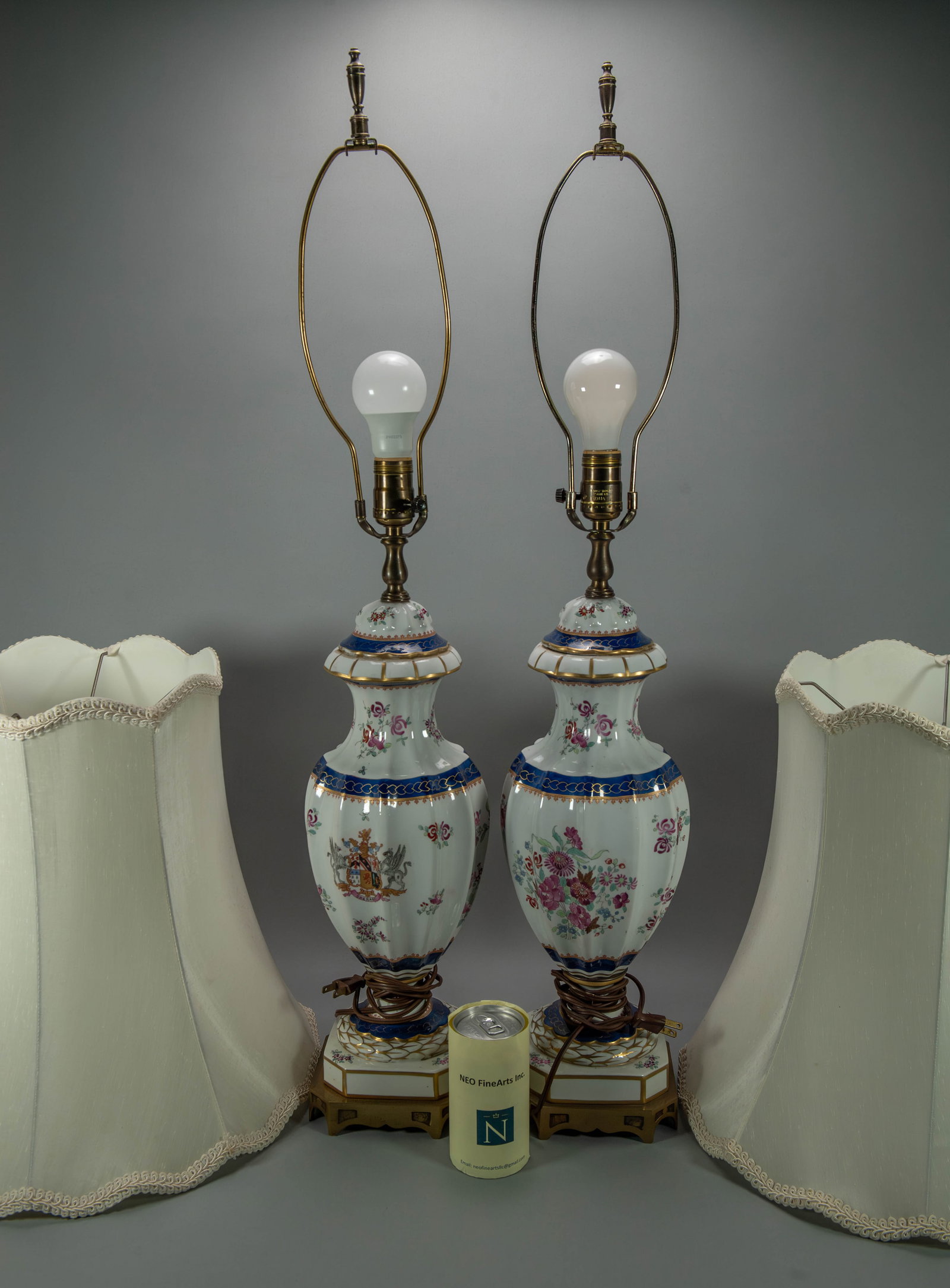 Pair of Vintage French de Pairs Limoges-Style Porcelain Lamps on Brass Base w/Lampshades: Pair of Vintage French de Pairs Limoges-Style Porcelain Lamps on Brass Base w/Lampshades. Total tall 23", Base 5"1/2 x 5"1/2; Overall in good condition.