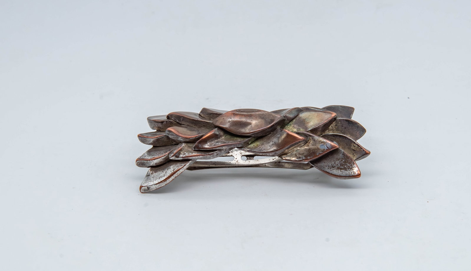 Vintage Goody ALTERNANCES PARIS Hair Barrette w/3D Botanical Design: Vintage Goody ALTERNANCES PARIS Hair Barrette w/3D Botanical Design. Measures 4"1/4L x 1"3/4W. In good vintage condition