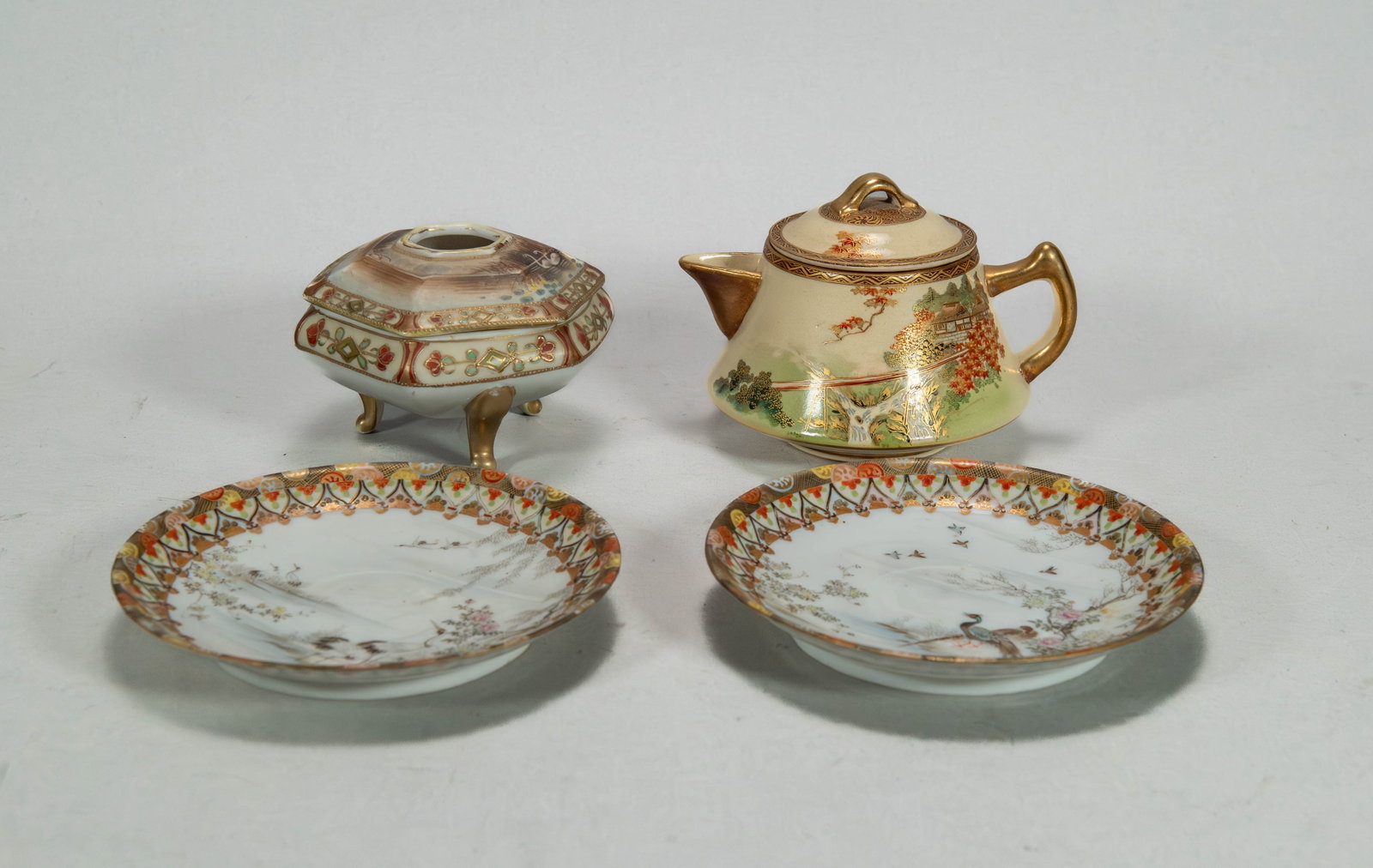 Lot of 4 Vintage Japanese Porcelain Plates & Teapot (1 of 7)