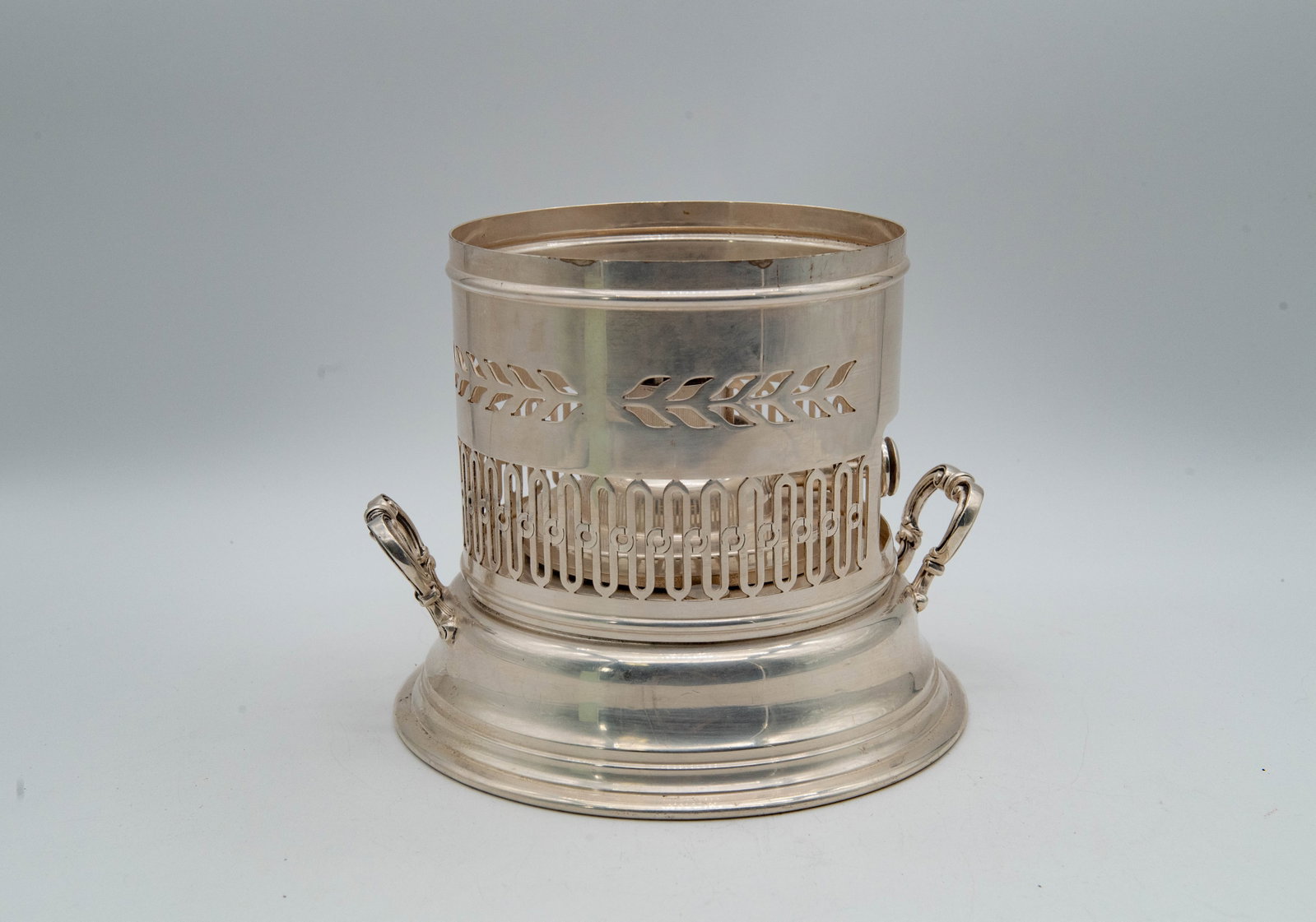 Vintage Silver-Tone Flambe Spirit Burner by Elkington & Co. PATENT 286379: Vintage Silver-Tone Flambe Spirit Burner by Elkington & Co. PATENT 286379. Size: 7"1/2H x 9"W; Overall in good condition