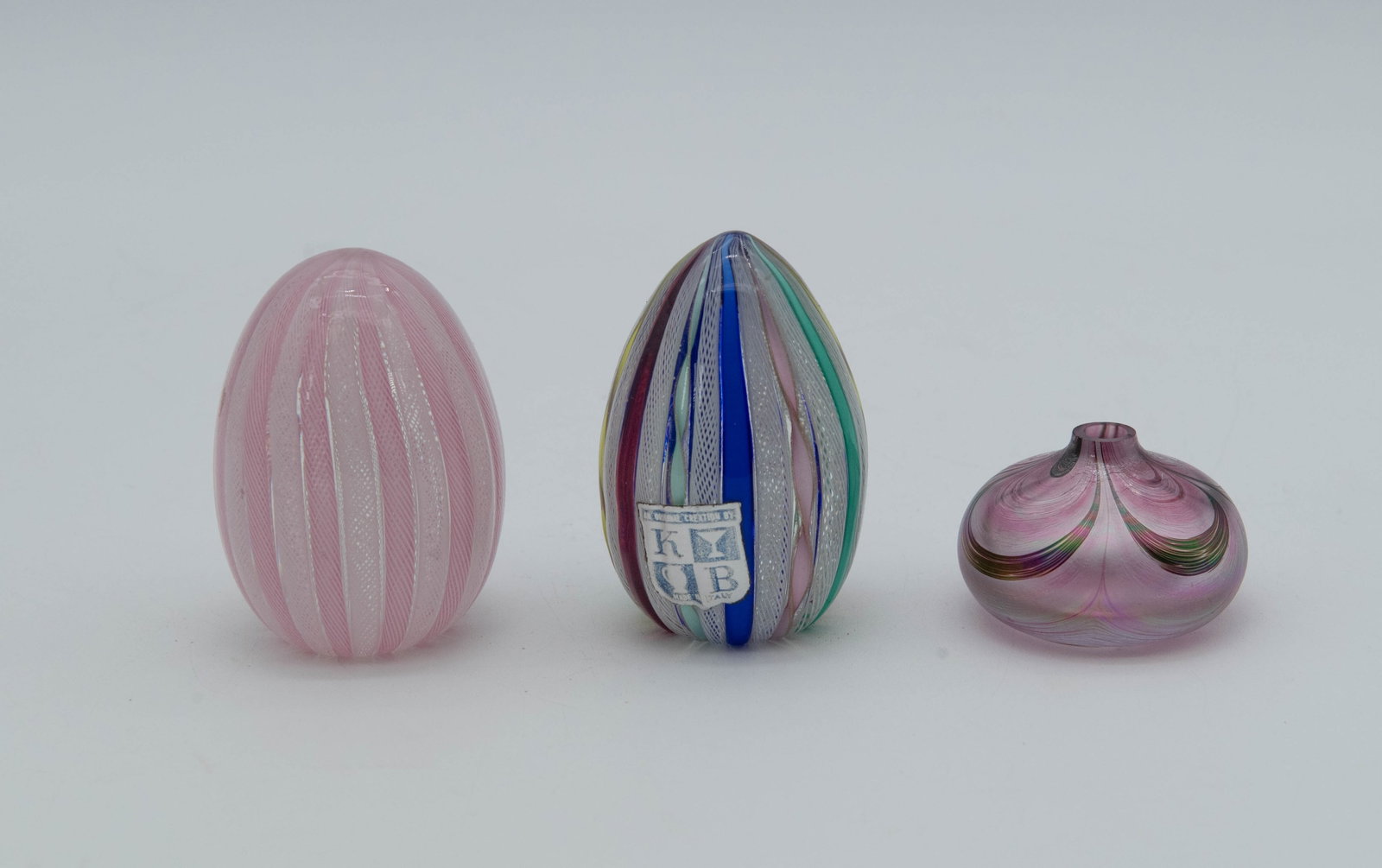 Lot of 3 Vintage Italian Art Glasses: Lot of 3 Vintage Italian Glass Arts. 1)KB egg shaped glass paperweight, 3" x 2". 2)Small handmade glass bottle, 2"1/4W x 1"1/2H. Overall in good condition