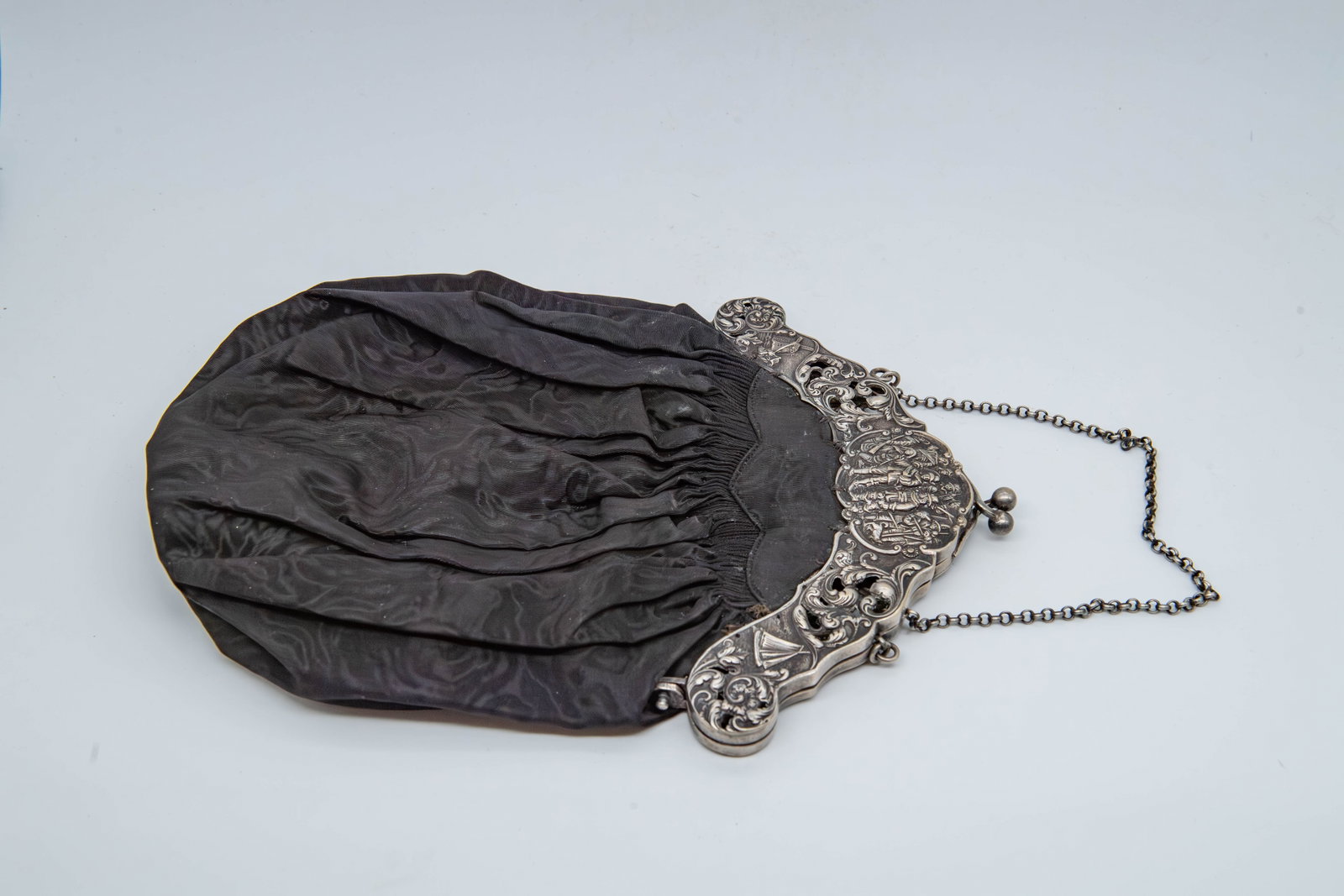 Vintage Black Silk Evening Clutch Bag & Detailed Silver Frame & Chain: Vintage Black Silk Evening Clutch Bag & Detailed Silver Frame & Chain. Overall in good vintage condition, with age-related wear consistent with age. The silk bag is overall in good condition with an o
