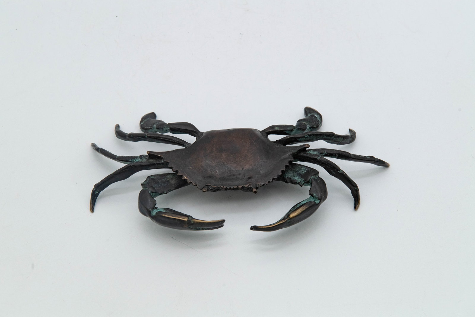 Vintage Asian Bronze Crab Figurine Sculpture: Vintage Asian Bronze Crab Figurine Sculpture. Measures approx. 8"L x 4"1/2W x 1"H. In good condition
